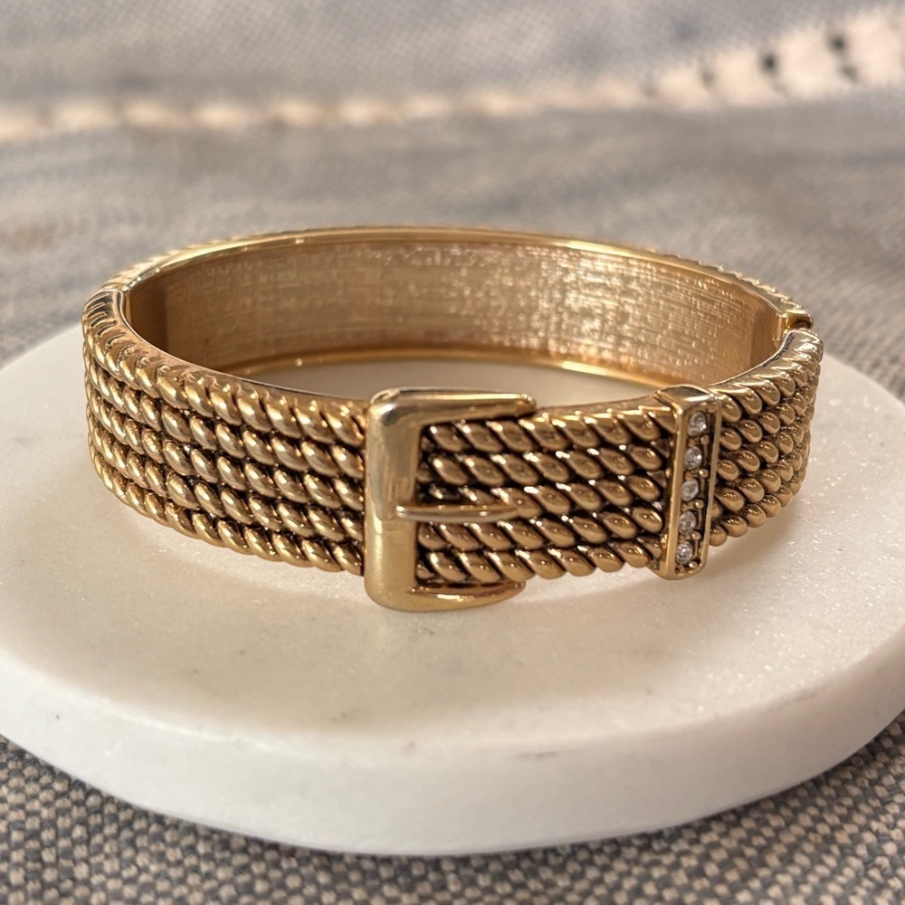 Elegant Gold Bracelet